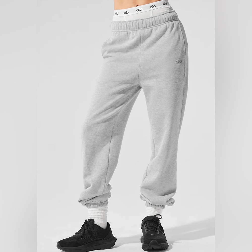 ALO Accolade Sweatpants NWT Athletic Grey Size Small